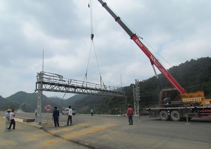 龍（lóng）門架